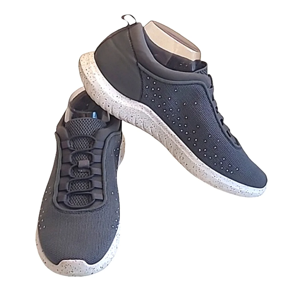 Clarks Nova Step Sneaker Pull On Moisture Wicking Bungee Laces Stretchy Low Top